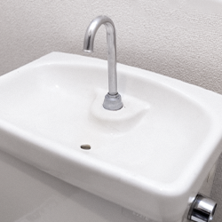 トイレ一体型手洗い器（手洗い管）